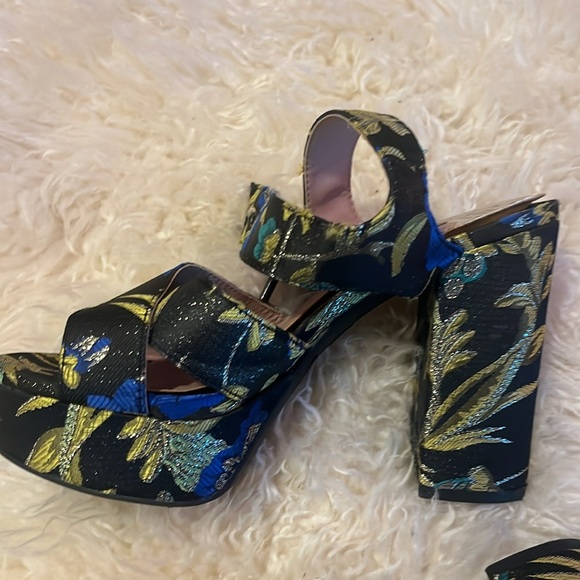 Brocade metallic platform sandals, 6.5 - Picture 2 of 10
